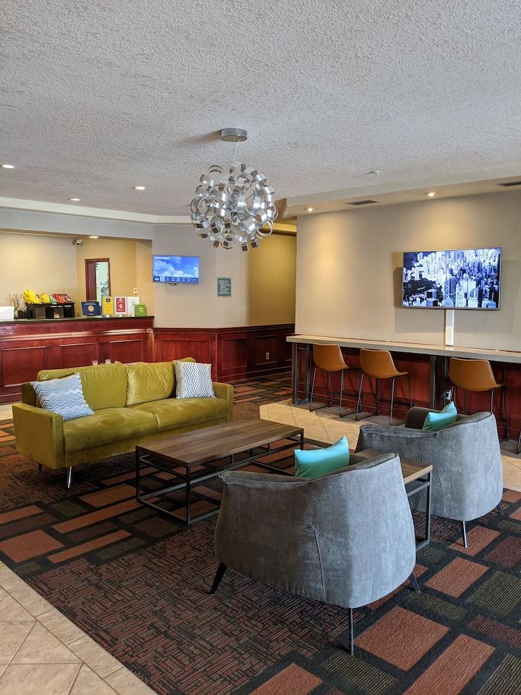 Foxwood Inn & Suites Drayton Valley Esterno foto