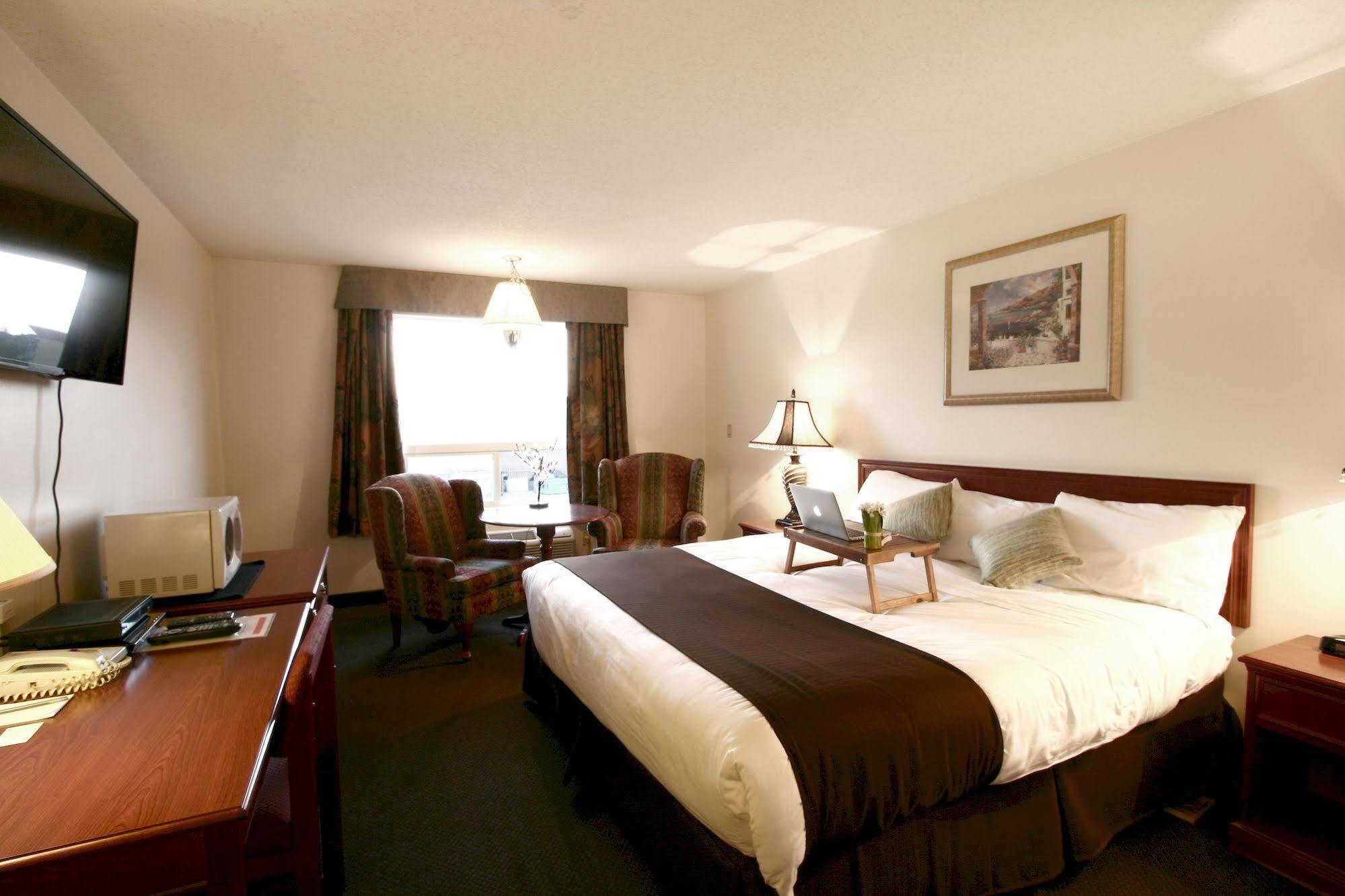 Foxwood Inn & Suites Drayton Valley Esterno foto