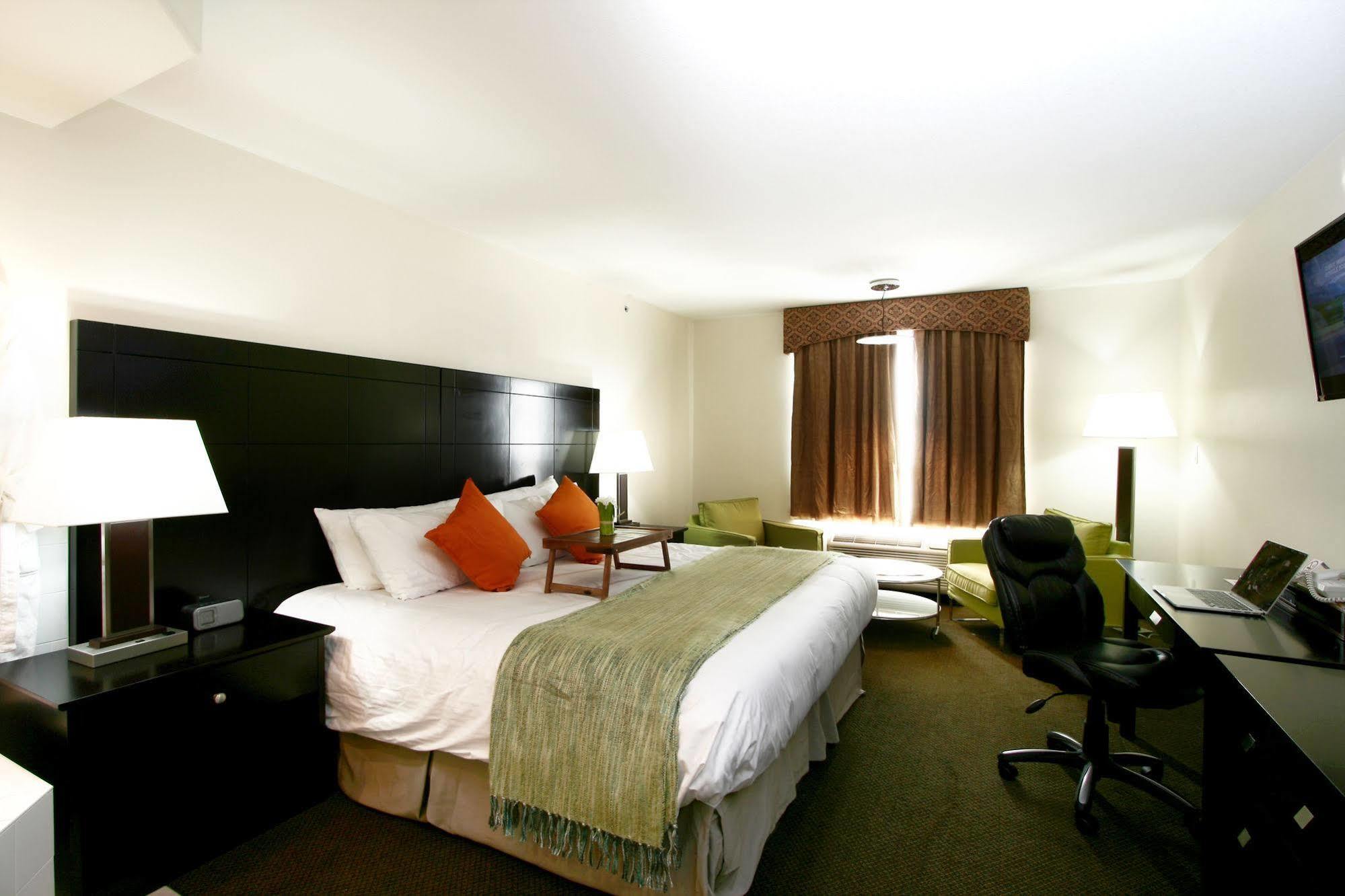 Foxwood Inn & Suites Drayton Valley Esterno foto